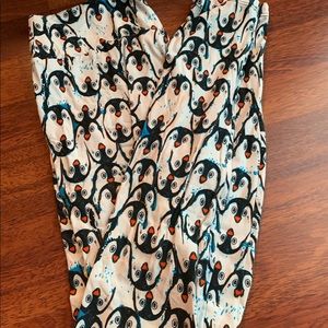 LulaRoe penguin OS leggings